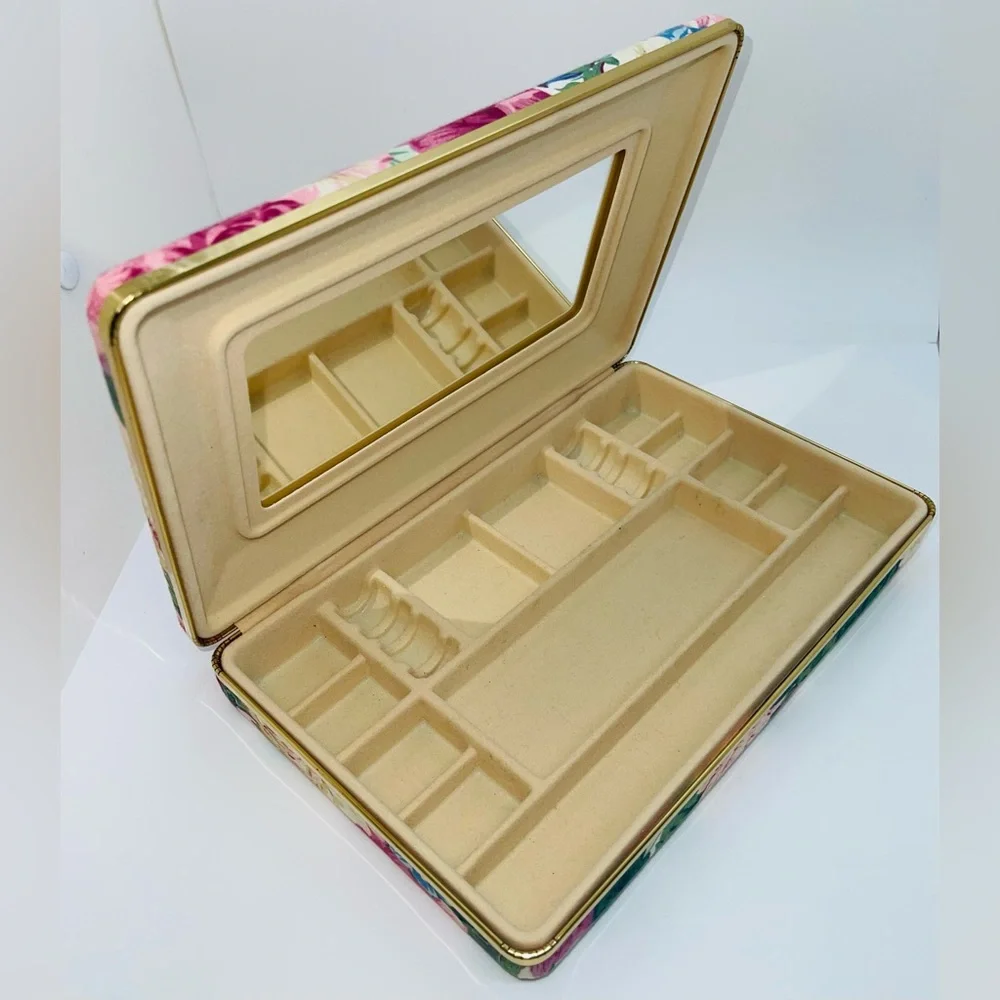 VINTAGE JEWELRY BOX WITH FLORAL DESIGN